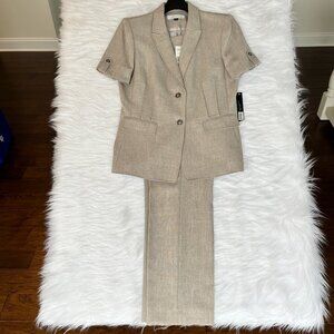 Tahari Women's 2 pc suit beige size 10